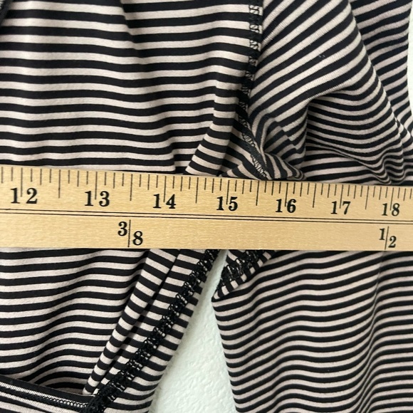 Lululemon Women's Medium The Sunset Salutation Long Sleeve Wrap Top Black Gray - Picture 7 of 10